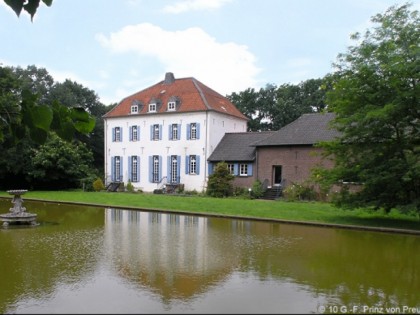 Foto:  Burg-Schaenke Weyer-Kastell